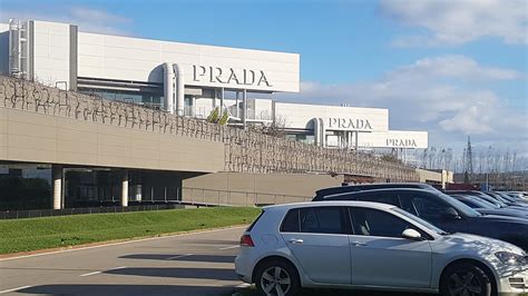 montevarchi prada outlet opening hours